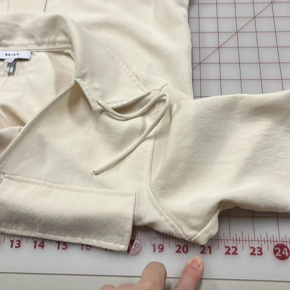 REISS Fleur Twin Pocket V-Neck Back Detail Lagenlook Minimalist Cream Blouse 0 - Picture 15 of 16